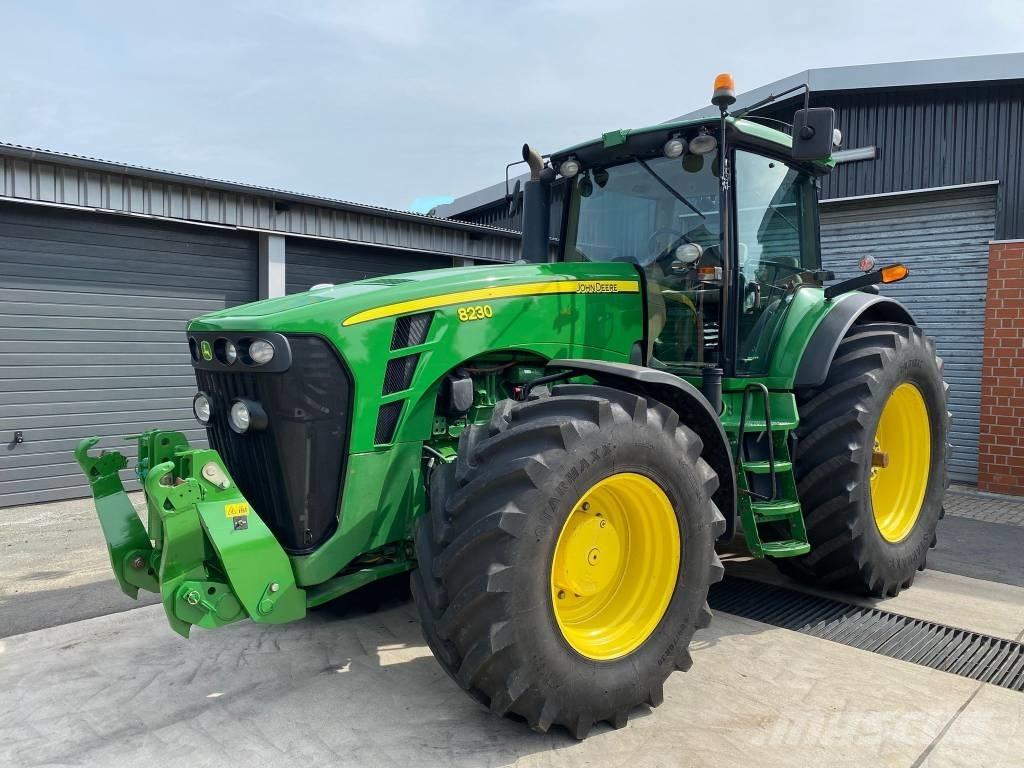 John Deere 8230 ILS Трактори