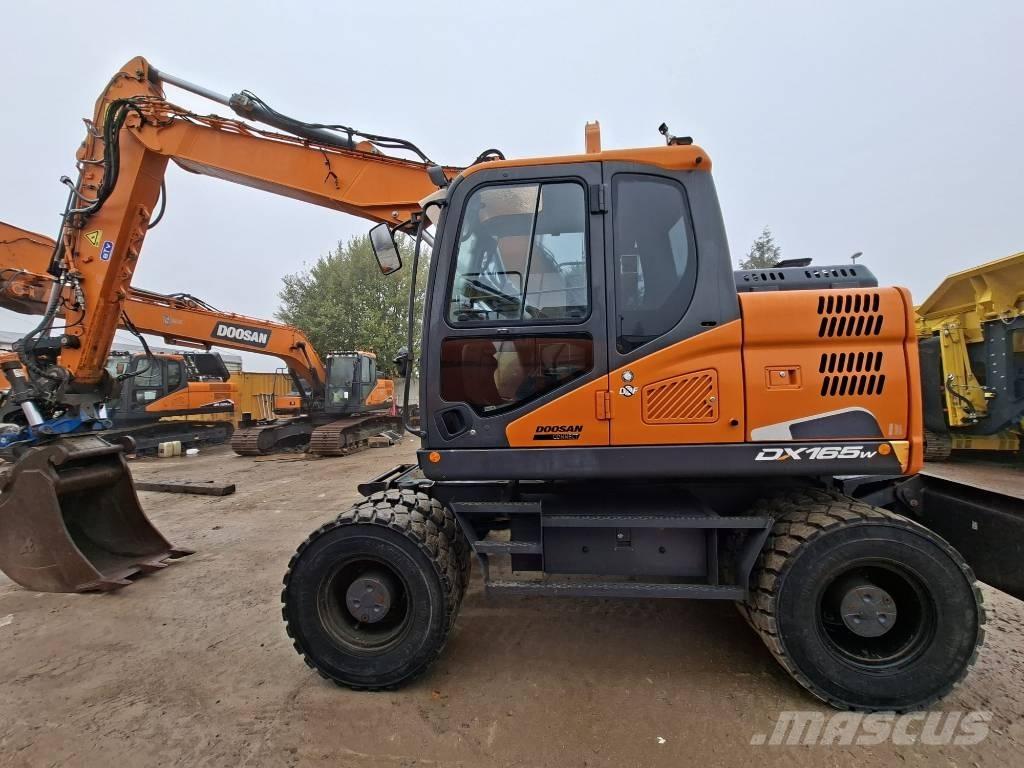 Doosan DX 165 W-5 Колісні екскаватори