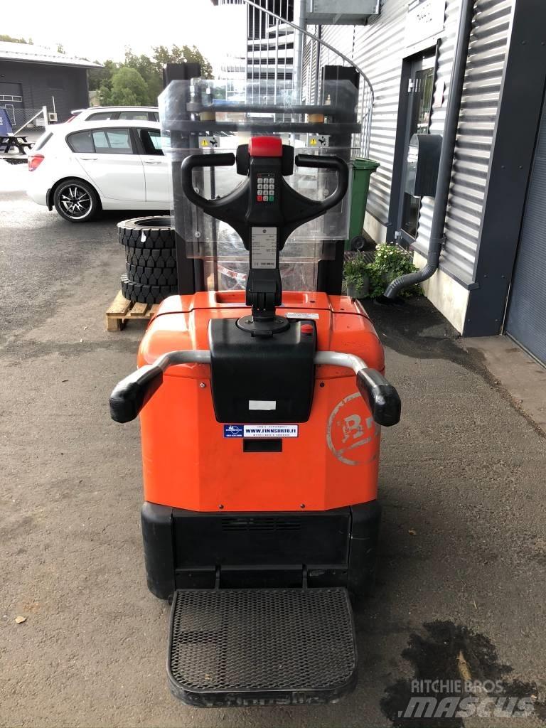 BT SPE 125 Самохідні електроштабелери