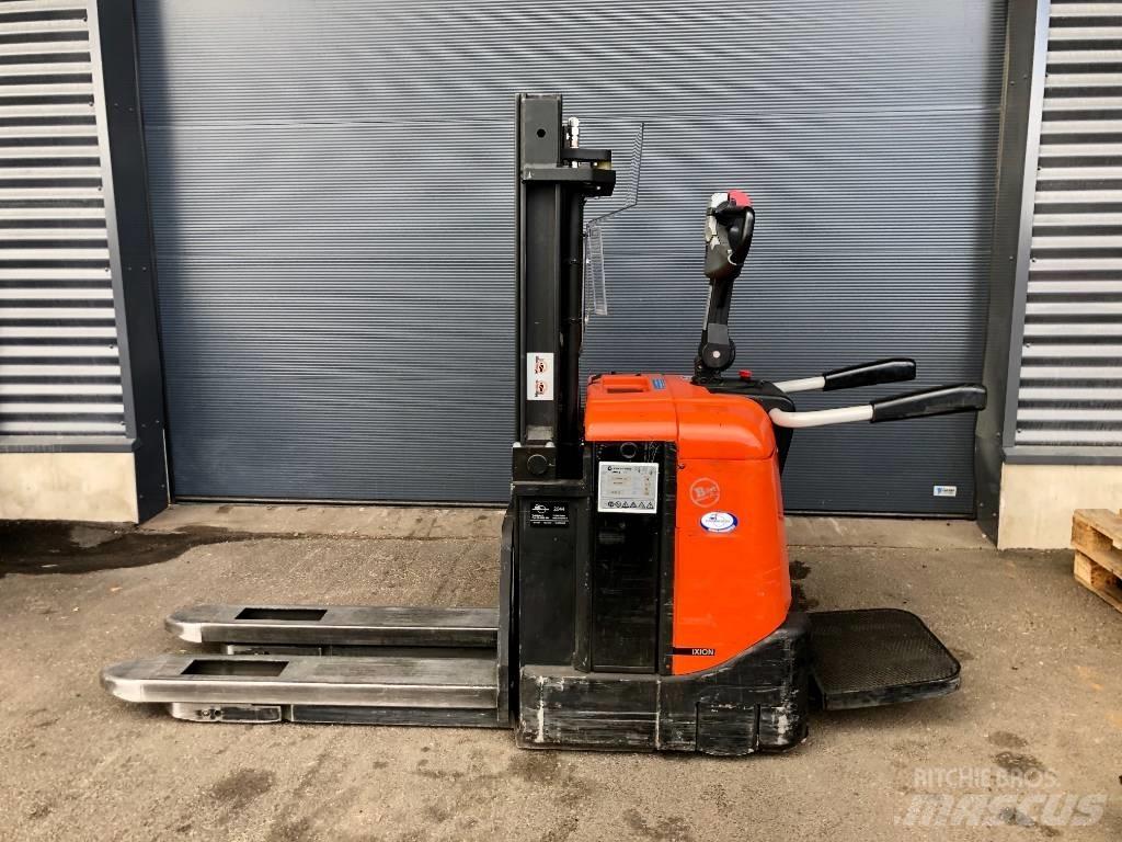 BT SPE 125 Самохідні електроштабелери