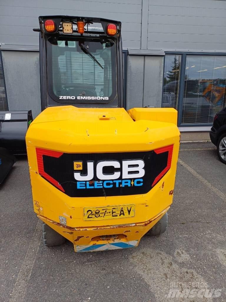 JCB Teletrukki Електронавантажувачі