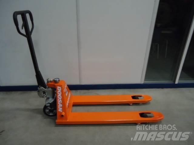 Doosan Pallettruck Ручні гідравлічні візки