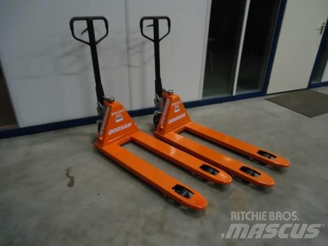 Doosan Pallettruck Ручні гідравлічні візки