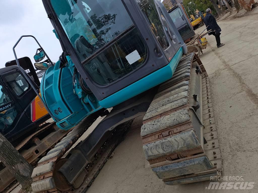 Kobelco SK 135 SR Гусеничні екскаватори