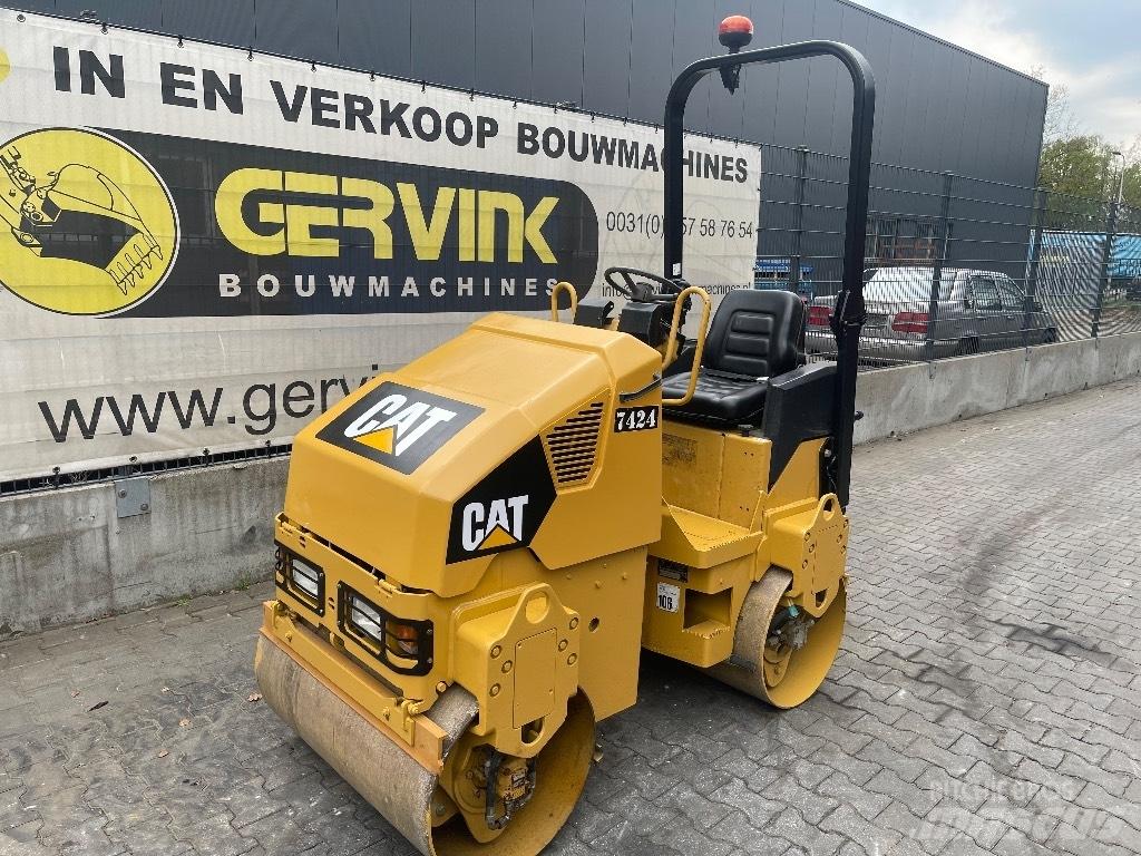 CAT CB 14 Котки тротуарні