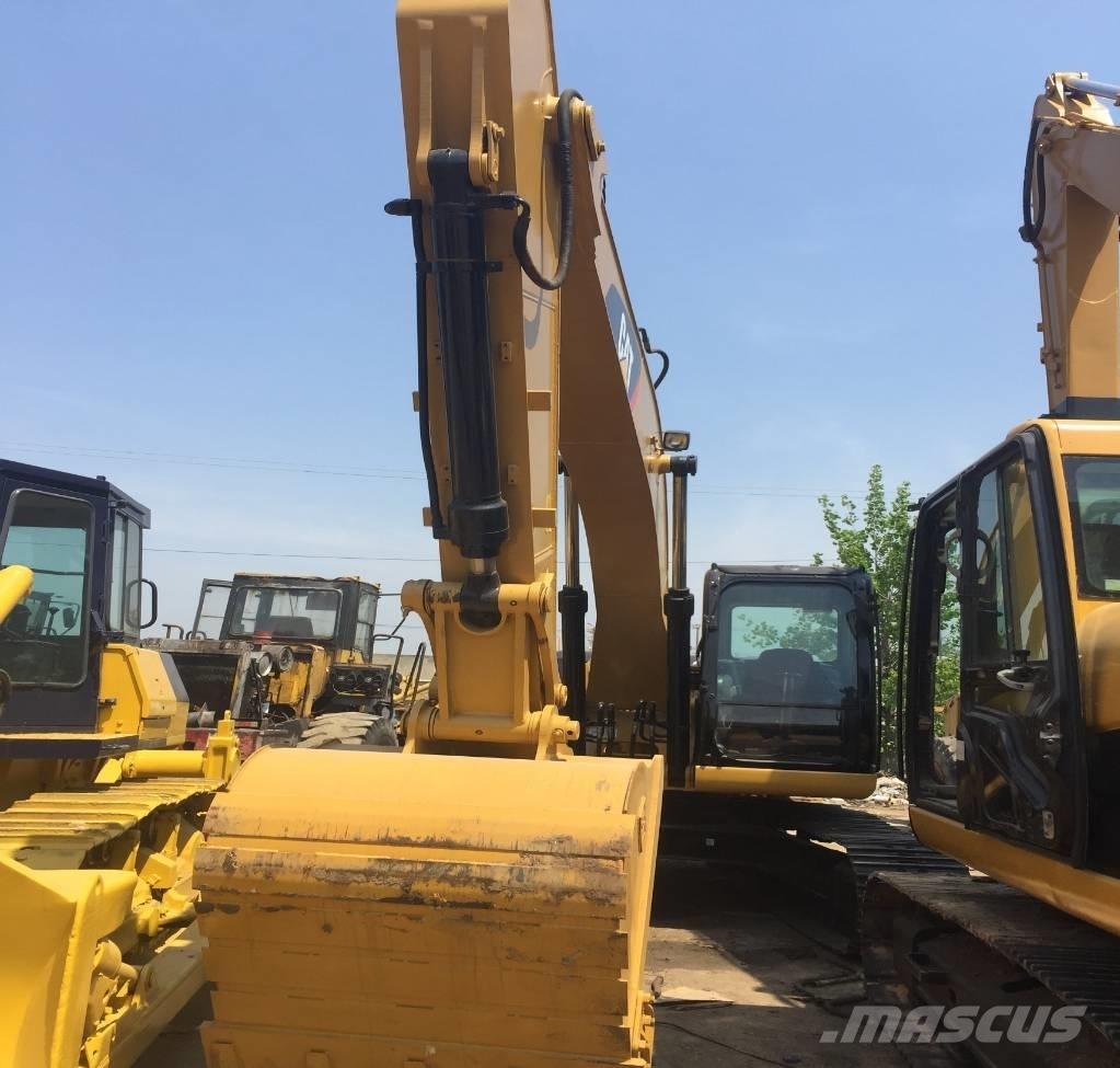 CAT 320 D Гусеничні екскаватори