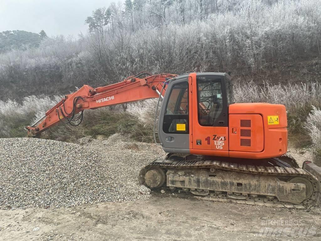 Hitachi ZX 135 US Гусеничні екскаватори