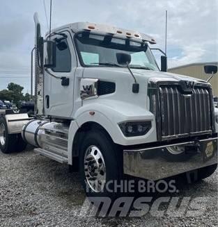 Western Star 47X Тягачі