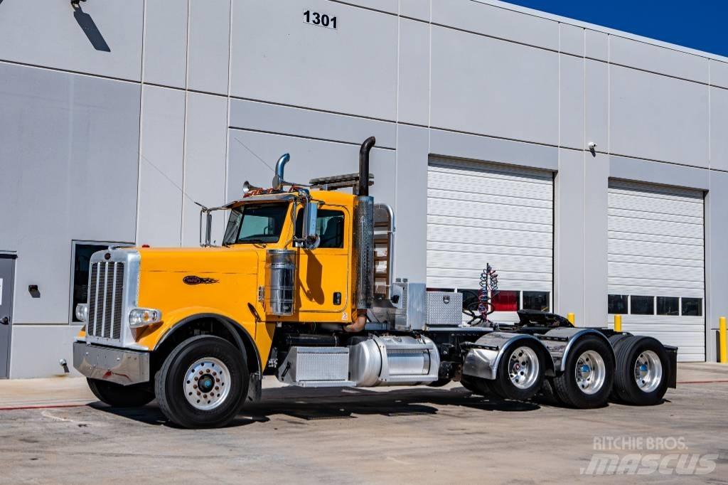 Peterbilt 388 Тягачі
