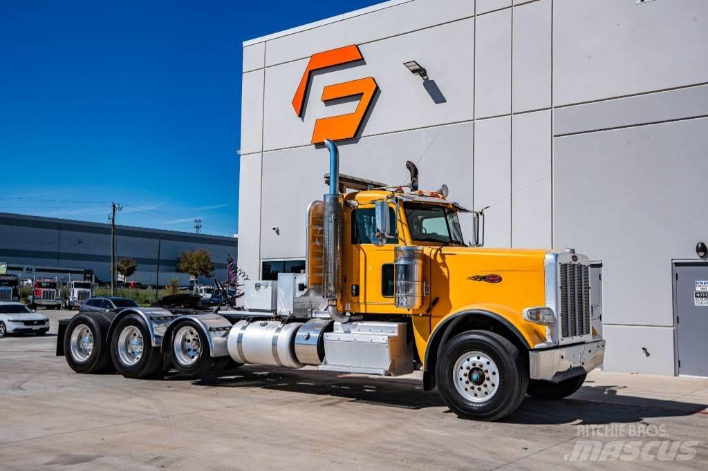 Peterbilt 388 Тягачі