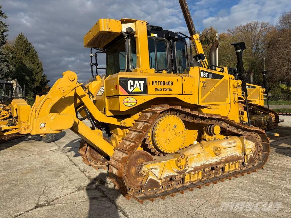 CAT D 6 T XLVP Гусеничні бульдозери