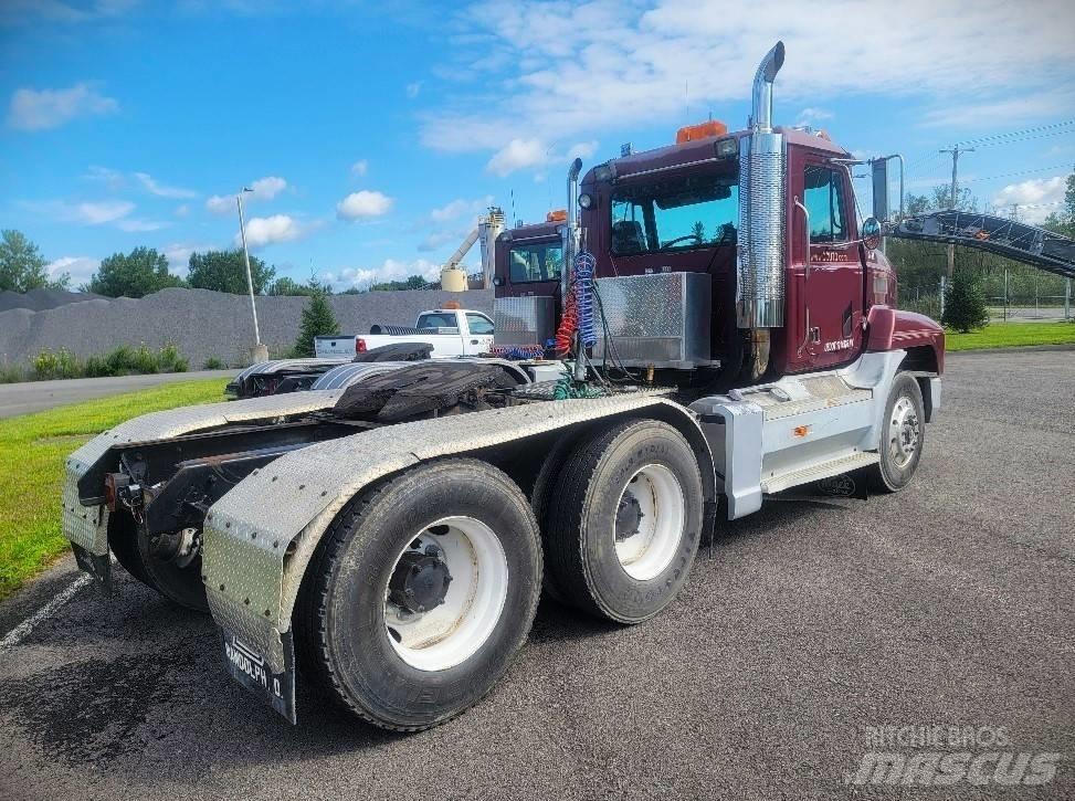 Mack CH 613 Тягачі