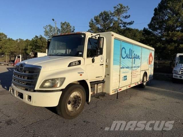 Hino 338 Вантажівки для доставки напоїв