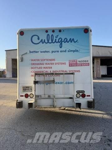 Hino 338 Вантажівки для доставки напоїв