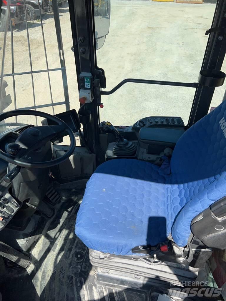 Komatsu WA 270-8 Фронтальні навантажувачі