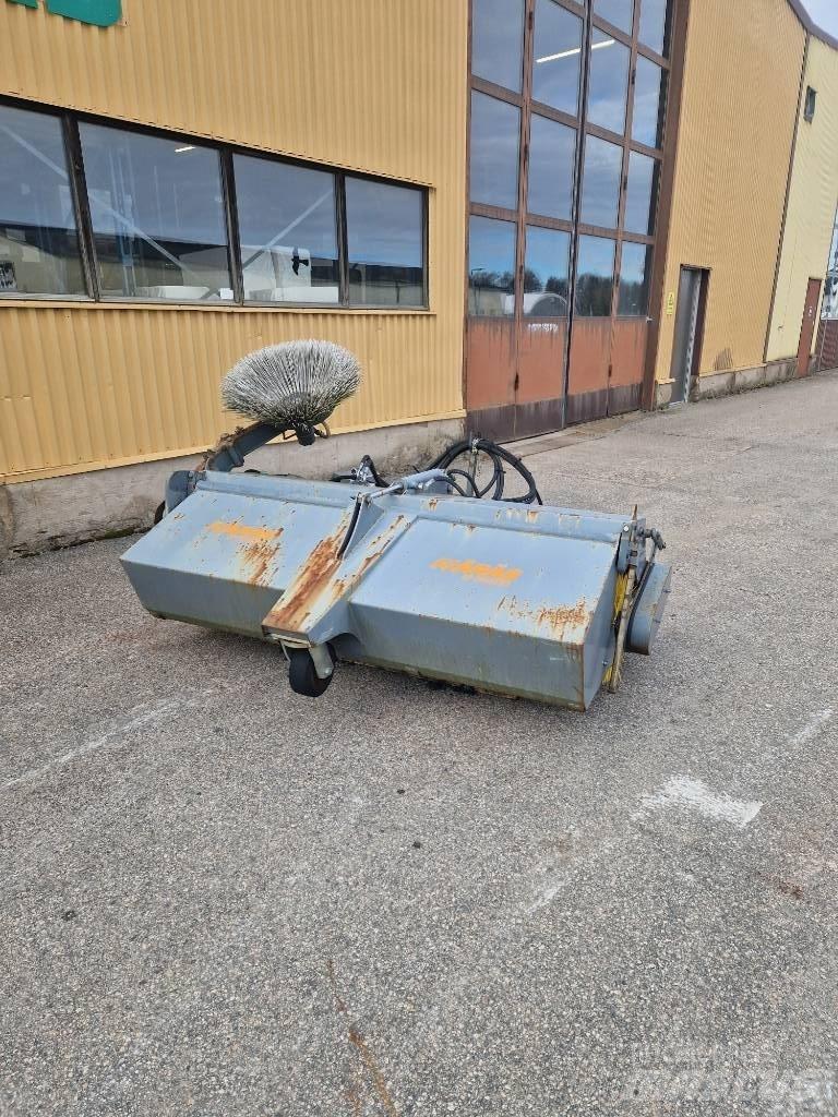 Fjärås Bema Dual 600 Підмітальні машини
