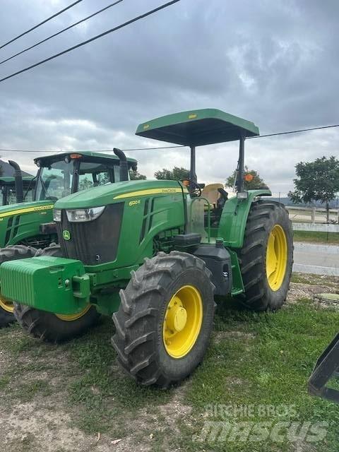 John Deere 6120 E Трактори