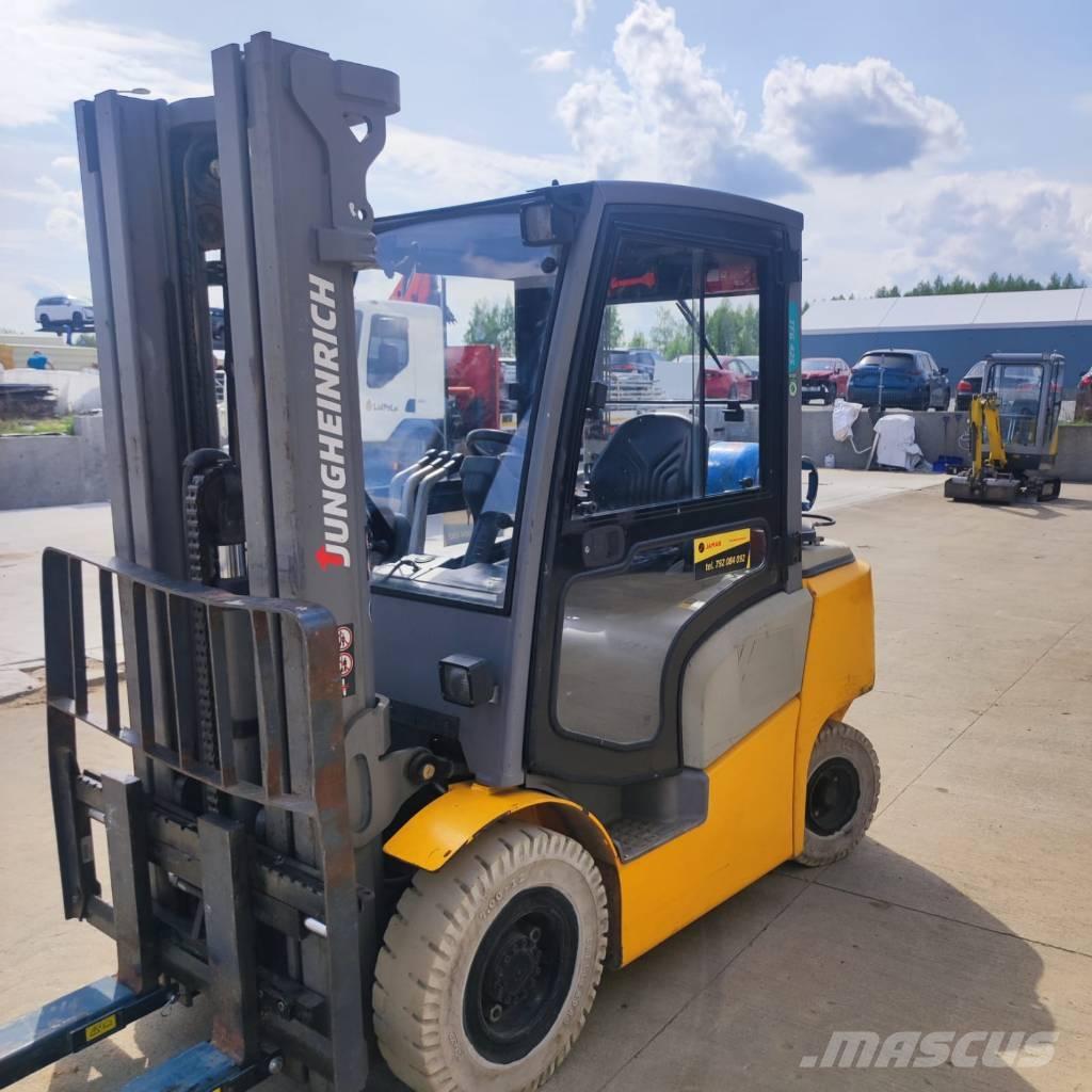 Jungheinrich TFG 425 Газові навантажувачі