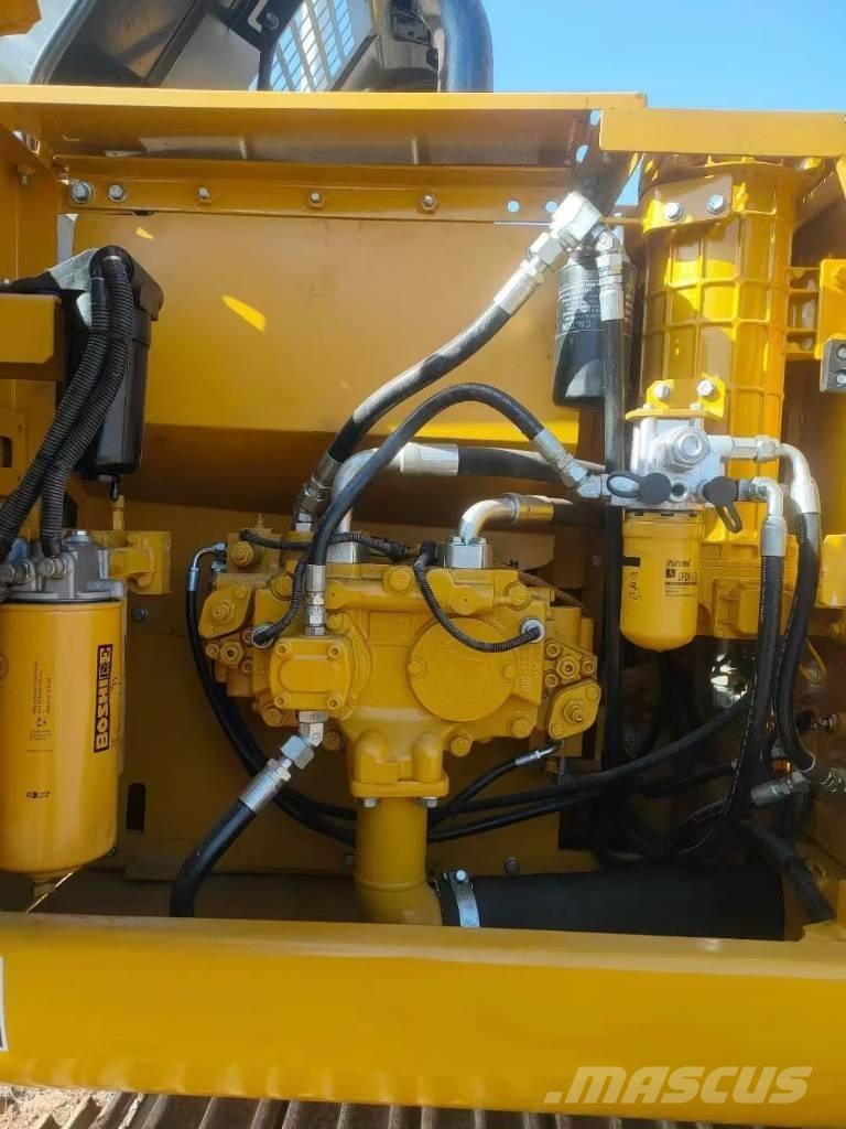 CAT 320D2L Гусеничні екскаватори