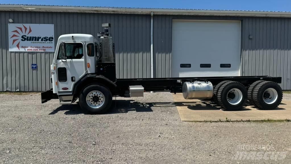 Peterbilt PB520 Шасі з кабіною