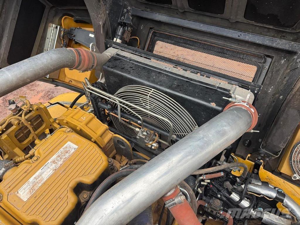 CAT 745C Підсобні машини