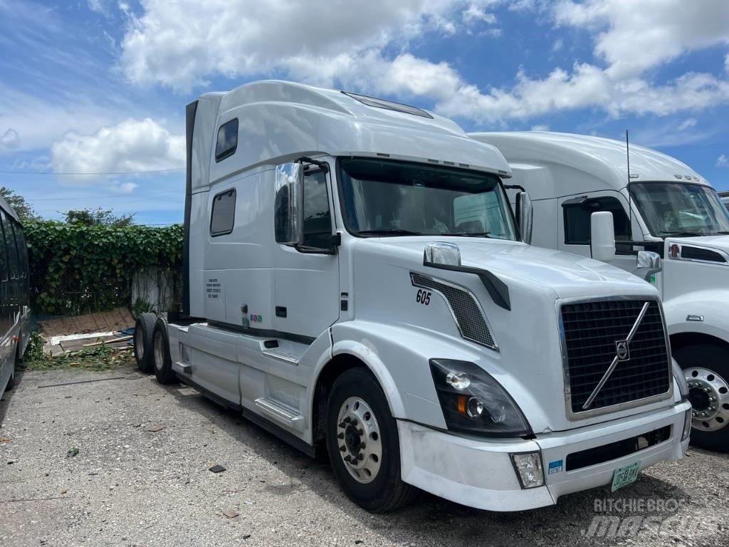 Volvo VNL 780 Тягачі