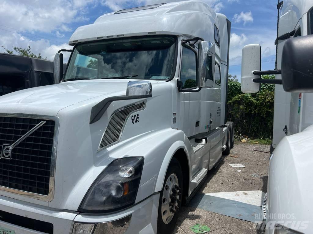 Volvo VNL 780 Тягачі