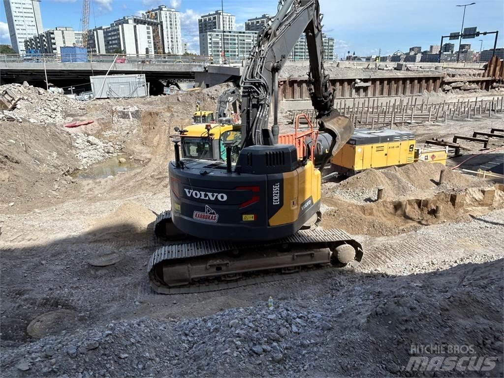 Volvo ECR235EL Гусеничні екскаватори