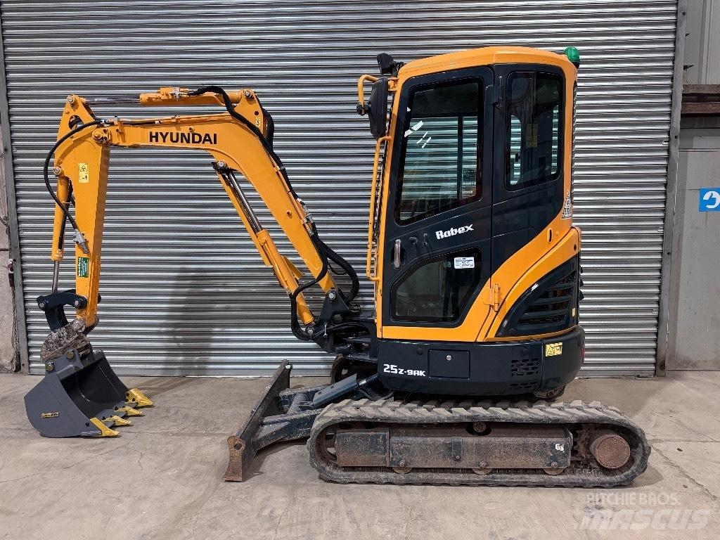 Hyundai R25Z-9 AK Міні-екскаватори < 7т
