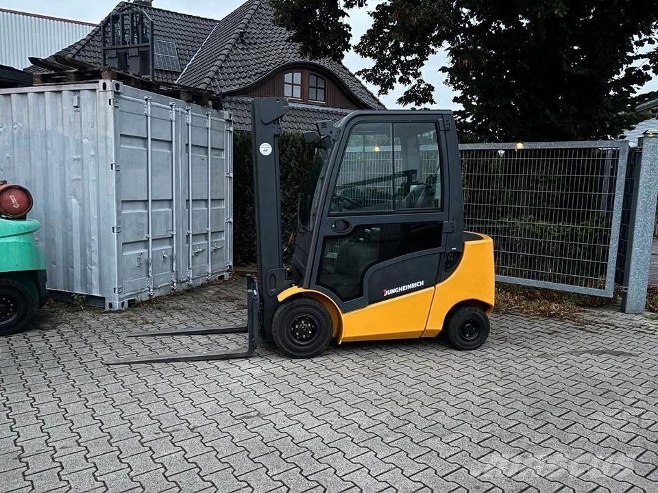 Jungheinrich DFG 320 Дизельні навантажувачі