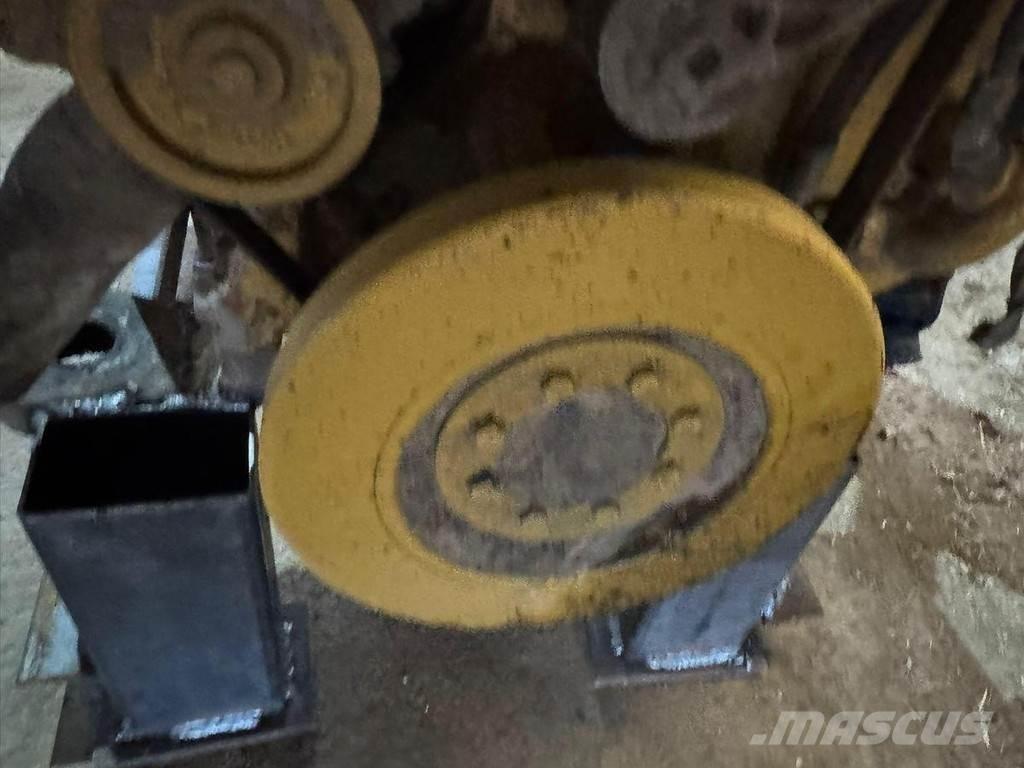 CAT C9 Двигуни