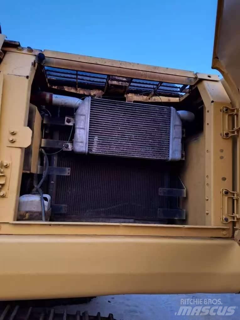 Komatsu PC 200-7 Гусеничні екскаватори