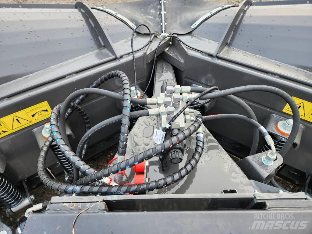 Pronar PUV 3300 M Плуги