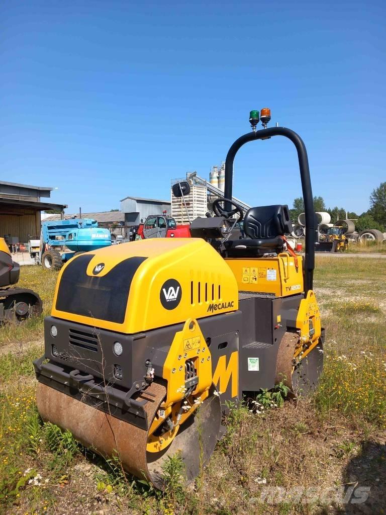 Mecalac TV1200 Трамбувальники