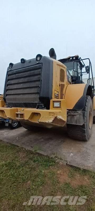 CAT 966 M Фронтальні навантажувачі