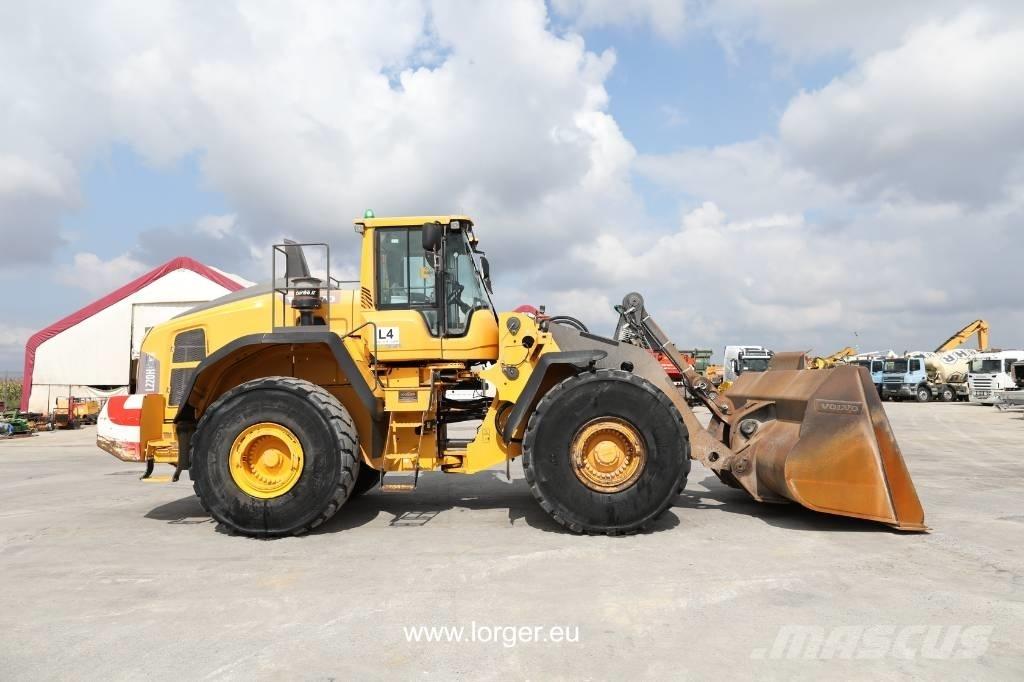 Volvo L 220 H Фронтальні навантажувачі
