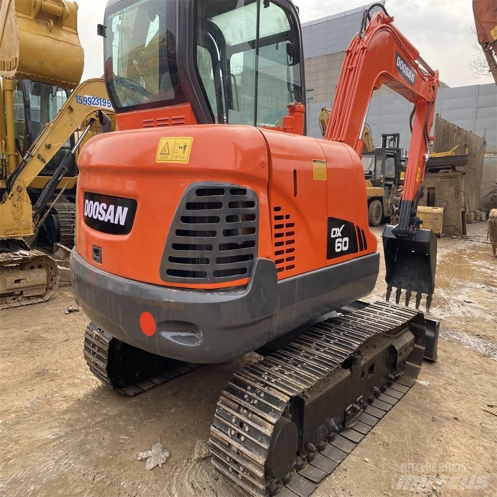 Doosan DX 60 Гусеничні екскаватори