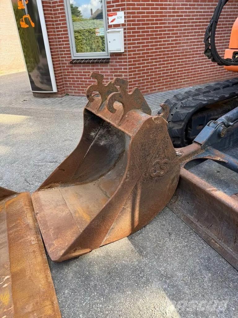 Doosan S75-V Гусеничні екскаватори