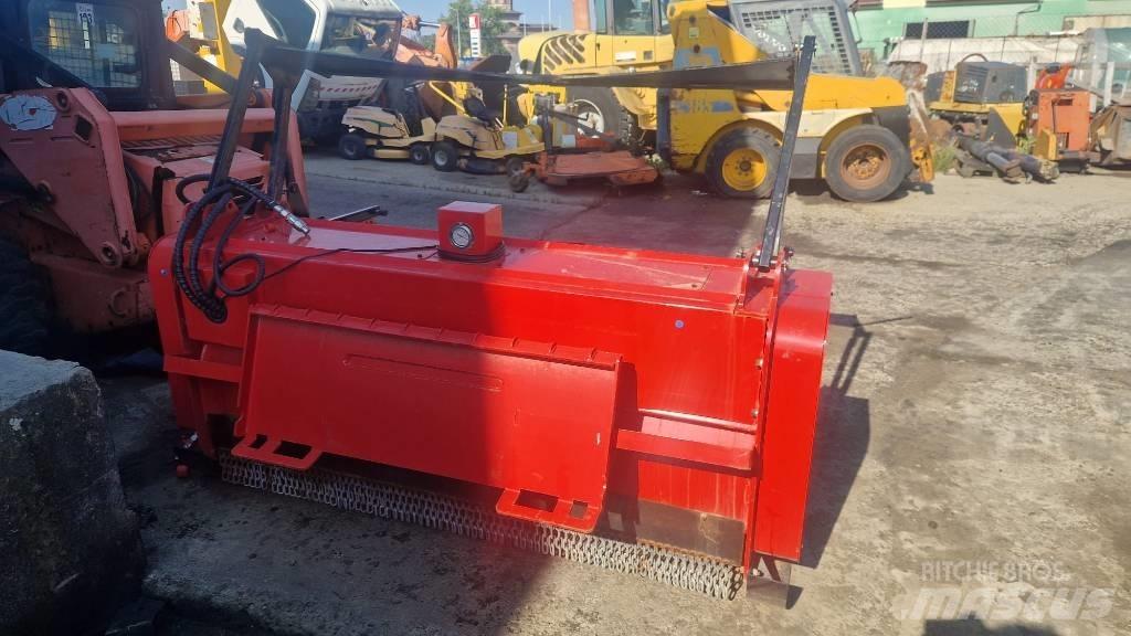 CAT ASV RC100 Міні-навантажувачі