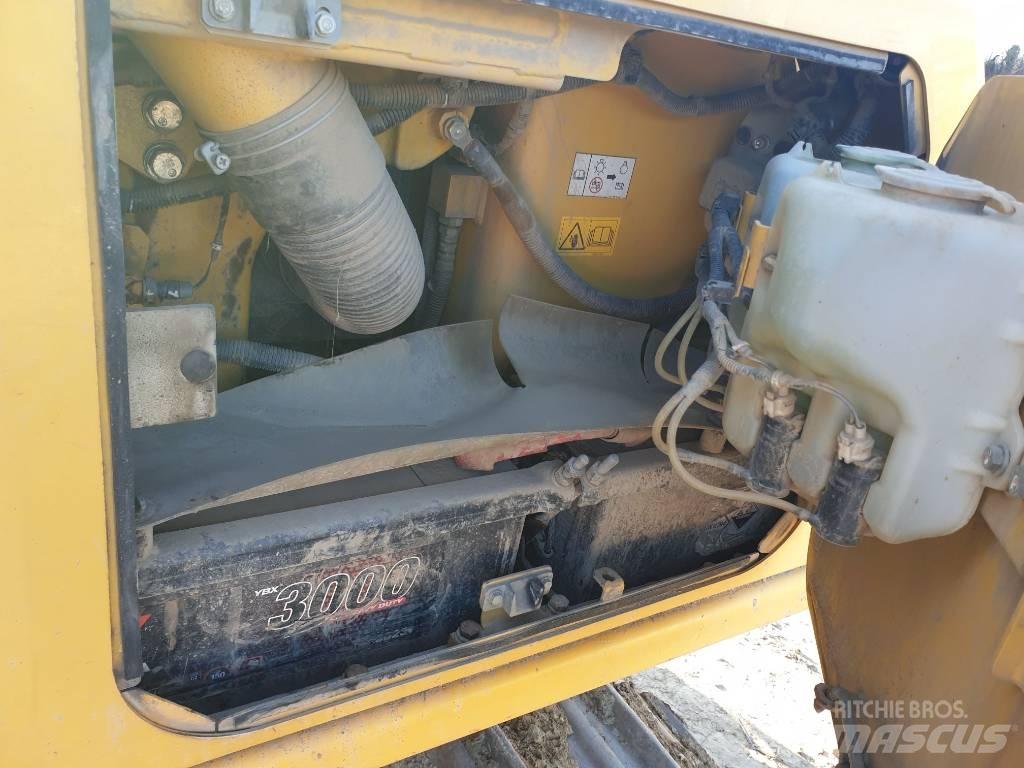 Komatsu D65PXi-18 Гусеничні бульдозери