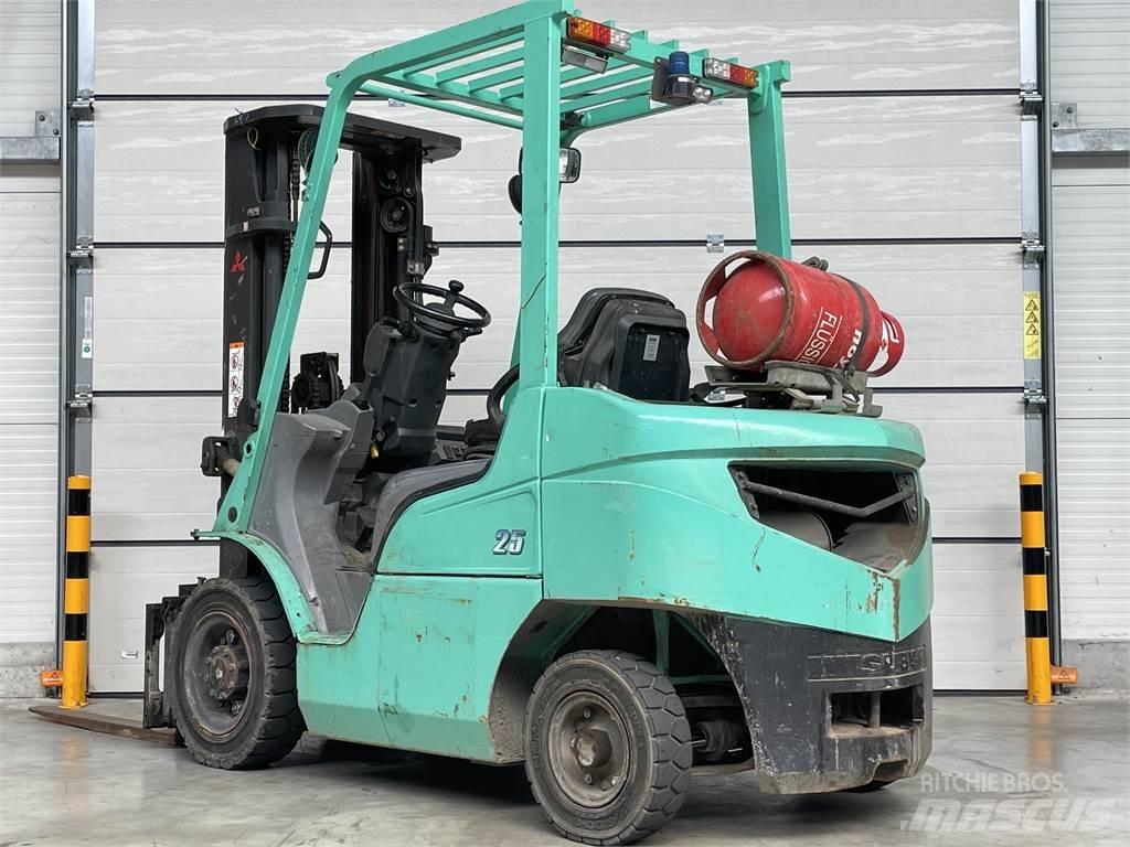 Mitsubishi FG25T Газові навантажувачі