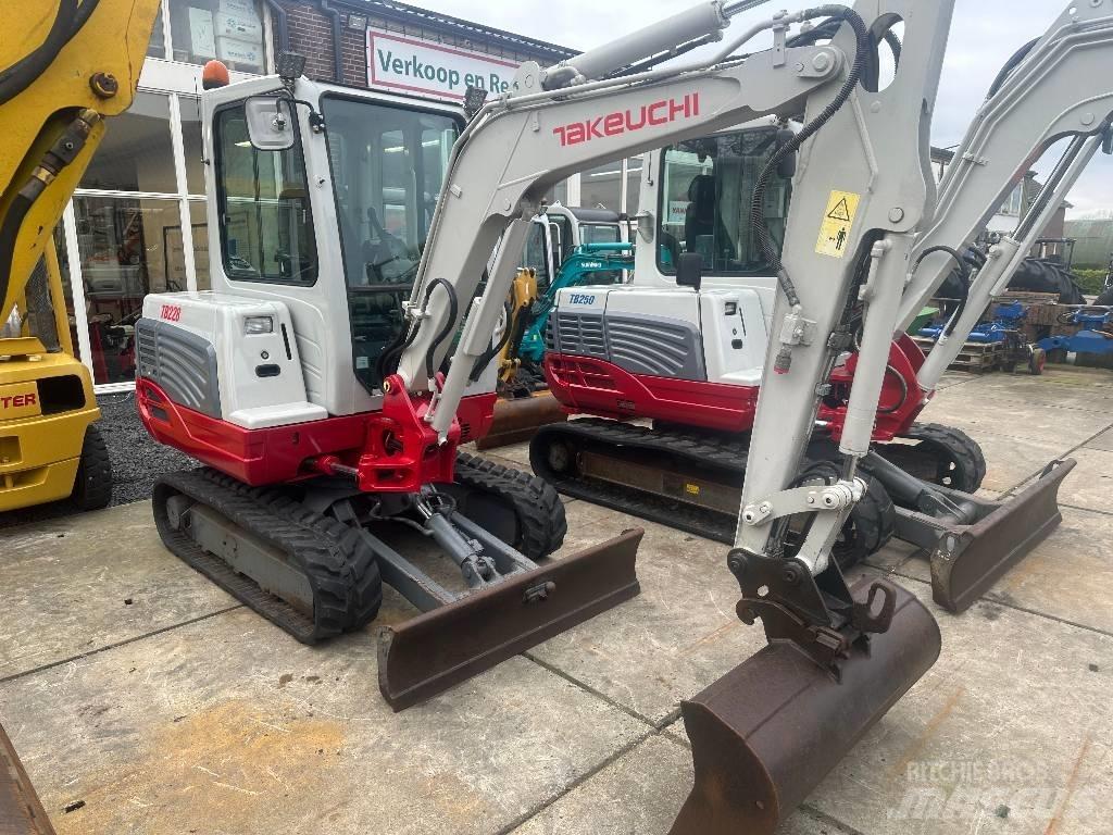 Takeuchi TB228 Міні-екскаватори < 7т