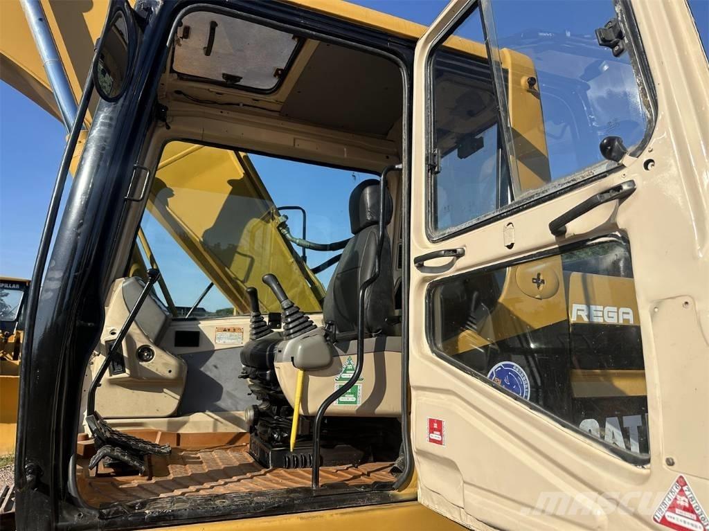 CAT 320BL Гусеничні екскаватори