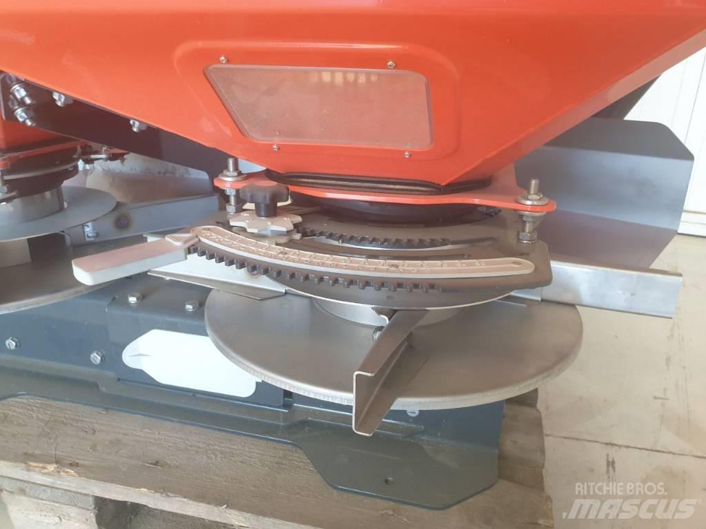 Kubota DSC 700 Розсіювач мінеральних добрив