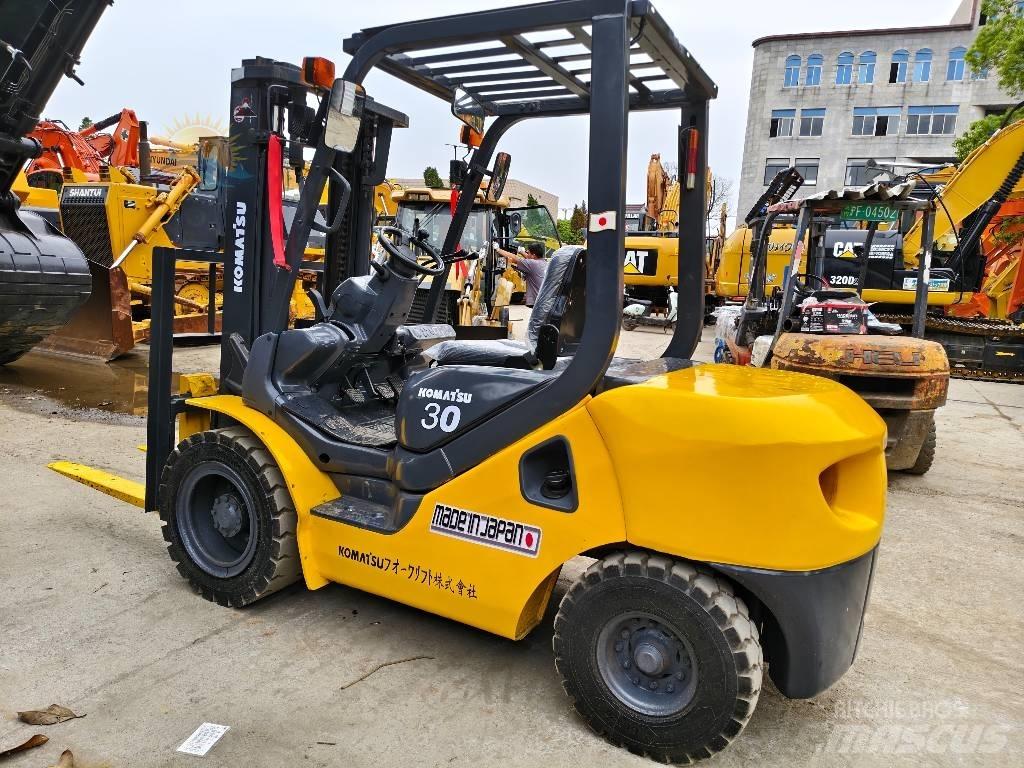 Komatsu FD30 Дизельні навантажувачі