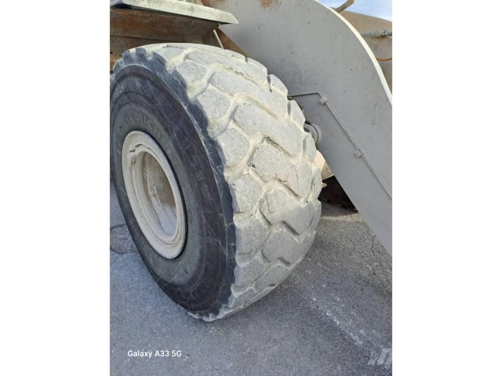 CAT 972 K Фронтальні навантажувачі