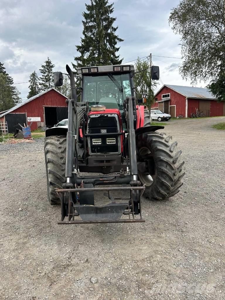 Massey Ferguson 6180 Трактори