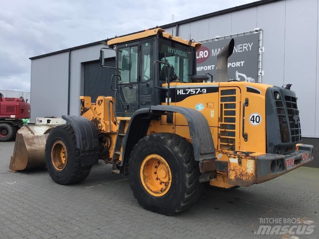 Hyundai HL 757-9 Фронтальні навантажувачі