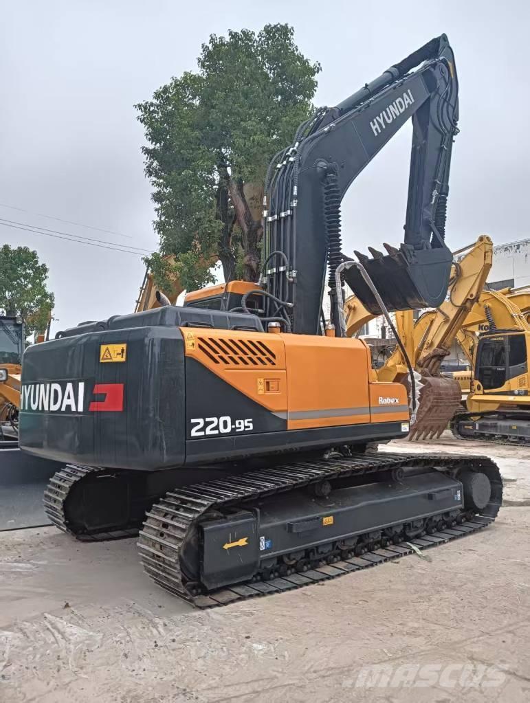 Hyundai 220LC-9S Гусеничні екскаватори