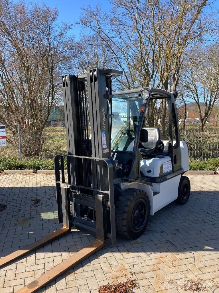 Nissan YG1D2A32Q Дизельні навантажувачі